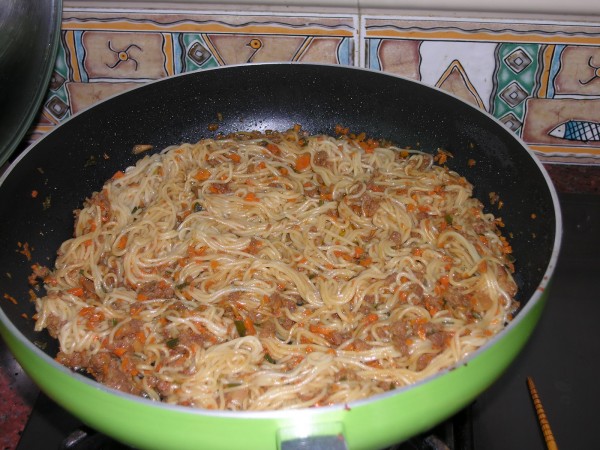 Braised Noodles with Carrots and Pork recipe