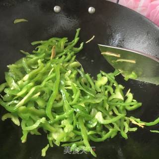 Stir-fried Golden Abalone with Green Pepper recipe