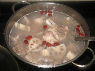 Lotus Root Pork Bone Soup recipe