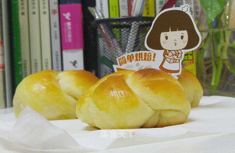 Flower-shaped Milk Bread that is Rich in Milk Flavor and Will Fall in Love with One Bite recipe