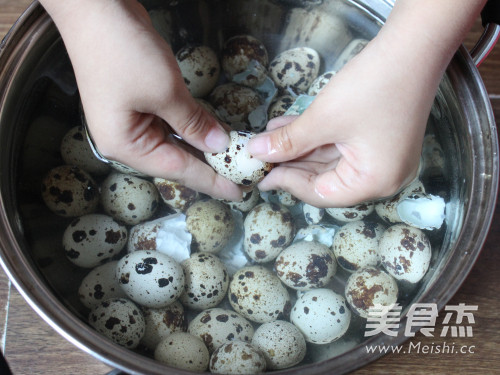 Marinated Quail Eggs recipe