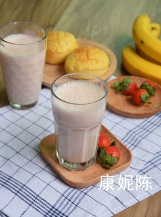 Strawberry Banana Milkshake recipe