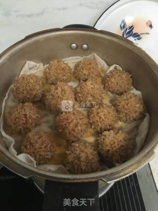 Glutinous Rice Balls with Egg Yolk and Meat Filling recipe