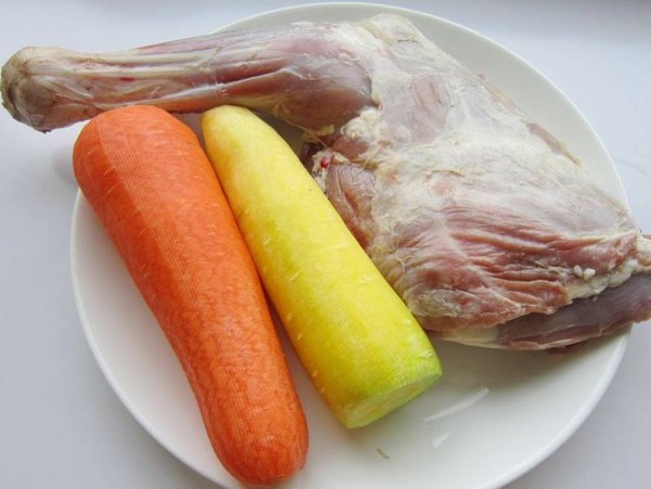 Stewed Lamb Leg with Carrots recipe