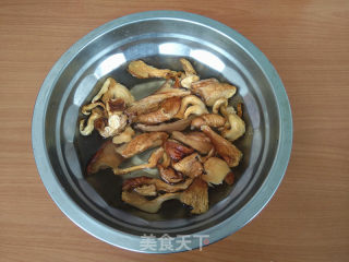Stir-fried Loofah with White Mushrooms recipe