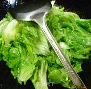 Stir-fried Lettuce with Clove Fish recipe