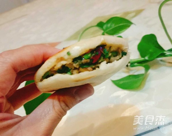 Braised Pork and Coriander Steamed Bun recipe