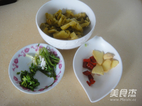 Pickled Yellow Fish Noodles recipe