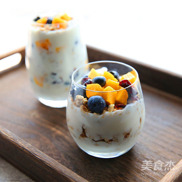 [homemade and Enjoyment] Fruit Granola and Yogurt recipe