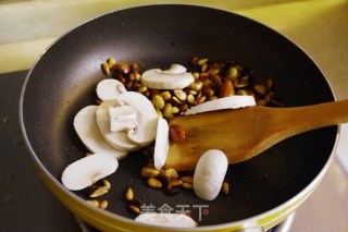 Stir-fried Arctic Shrimp with Nuts recipe