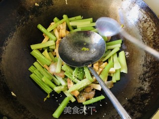 Celery Stir-fried Dried Tofu recipe