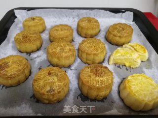 Traditional Moon Cakes (without Inverted Syrup and Liquid Soap) recipe