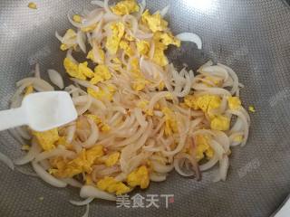 Scrambled Eggs with Onions recipe