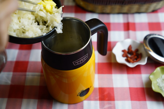 Wolfberry Pineapple Tremella Soup recipe