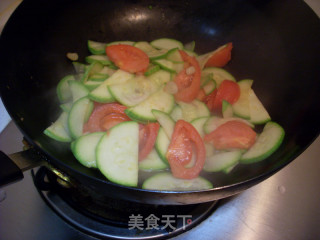 Stir-fried Zucchini with Tomatoes recipe