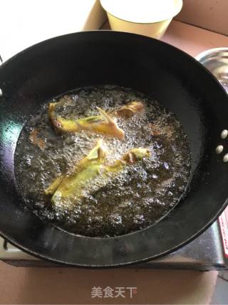 Pickled Pepper Yellow Bone Fish recipe