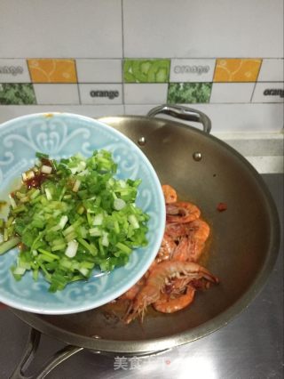 【yiwu】fried Shrimp with Douban Scallion Fragrant recipe