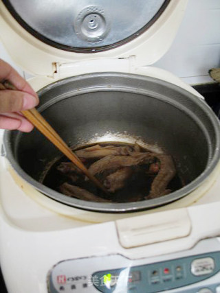 Marinated Duck Wings with Licorice and Mangosteen recipe