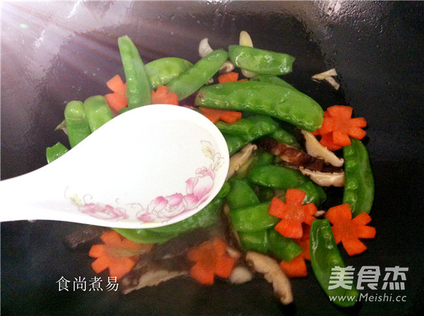 Winter Mushroom and Oyster Fragrant Snow Peas recipe