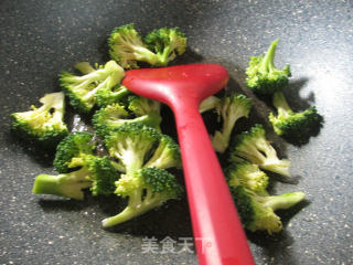 Beef Balls and Broccoli Boiled Dried Shreds recipe