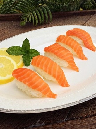 Simple Salmon Sushi