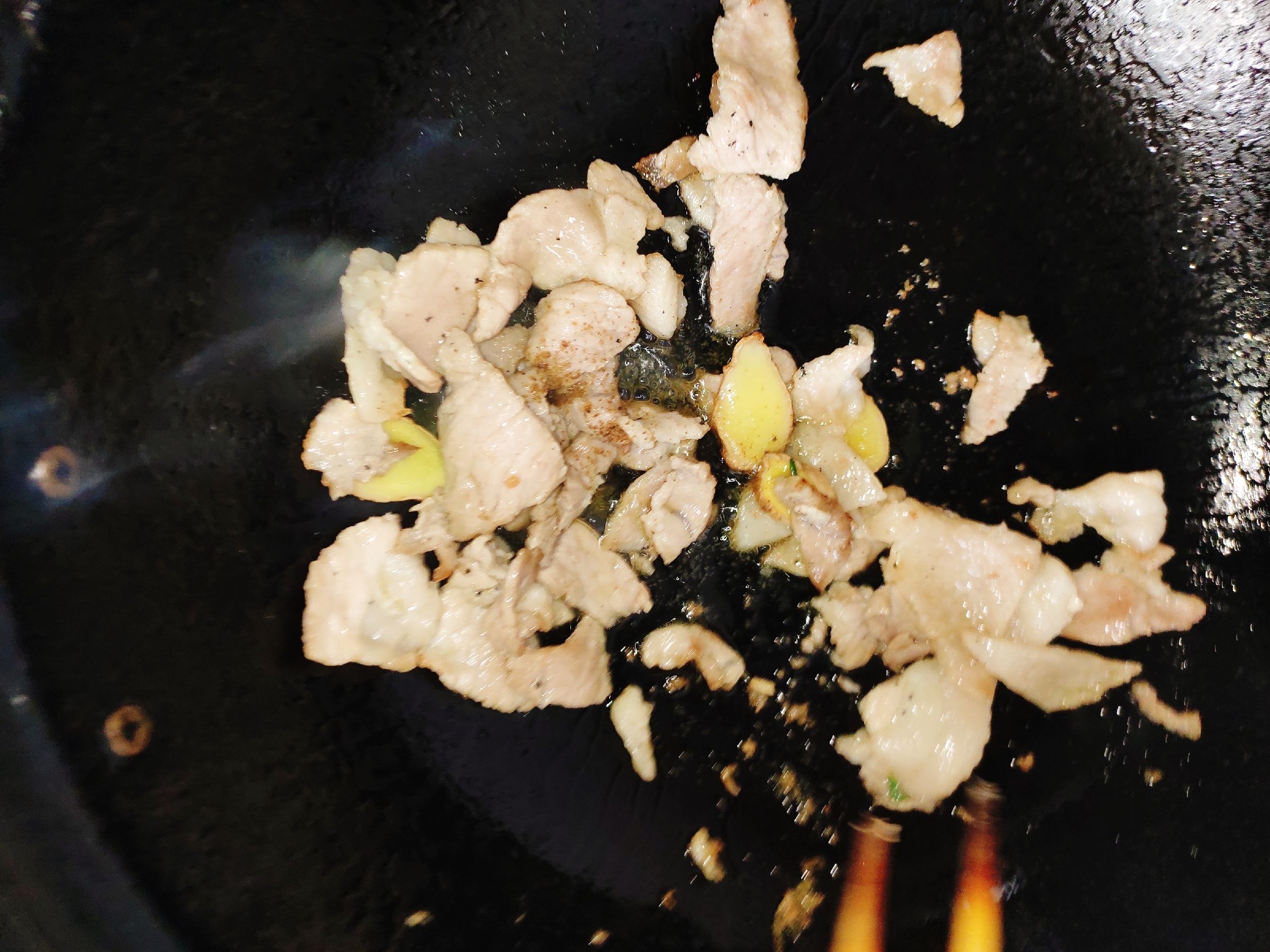 Stir-fried Pork with Garlic Sprouts recipe