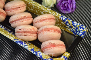 Strawberry Macaron recipe