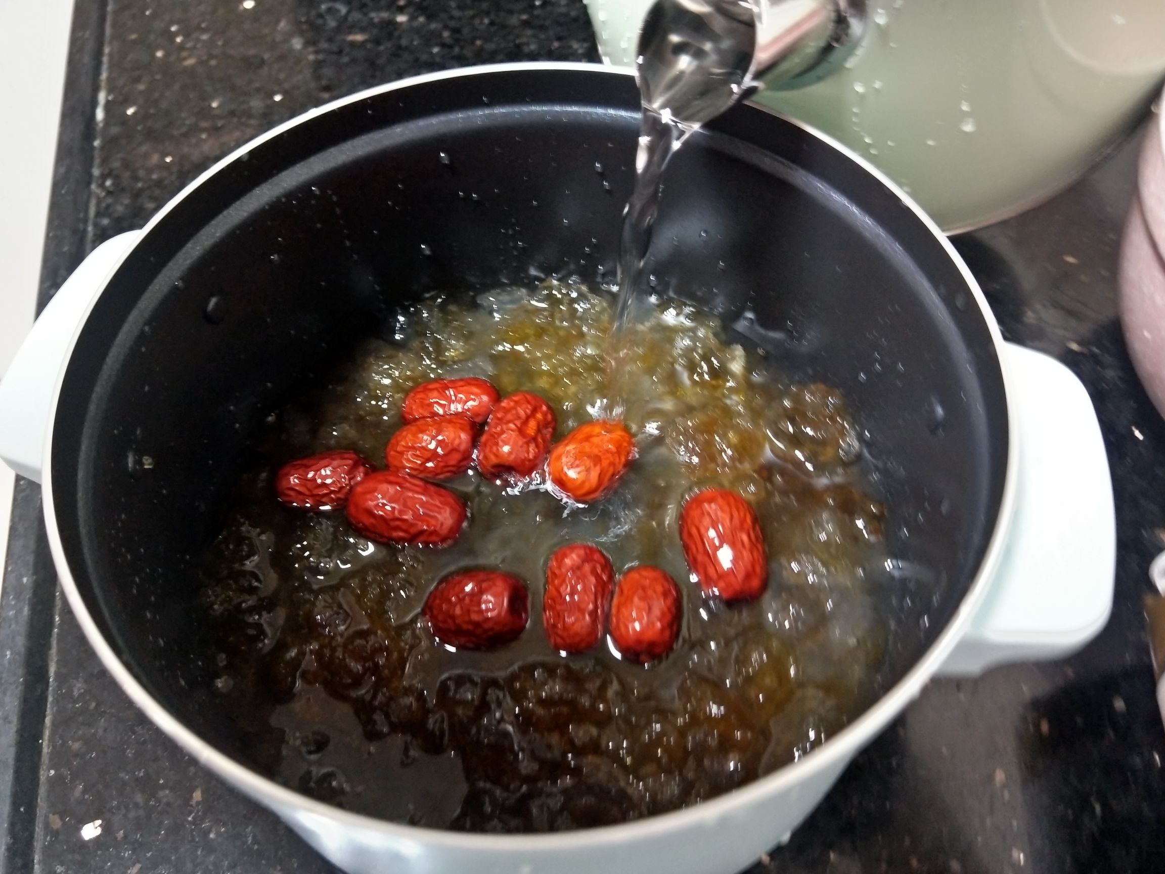 Peach Gum White Fungus Soup recipe