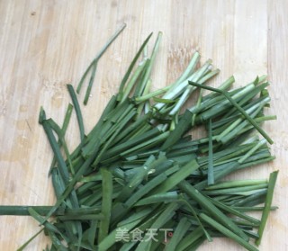 Scrambled Eggs with Chives and Fungus recipe