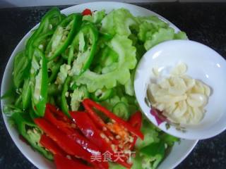 Stir-fried Bitter Melon with Chili recipe