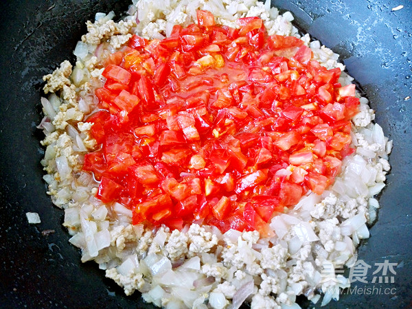 Spaghetti with Basil Meat Sauce recipe