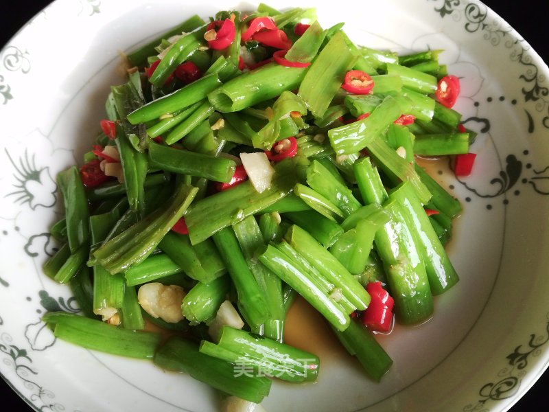 One Dish and Two Water Spinach recipe