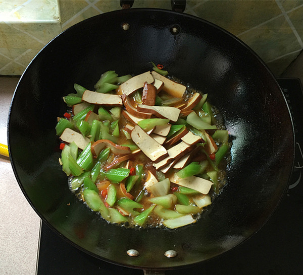 Celery Stir-fried Tofu recipe