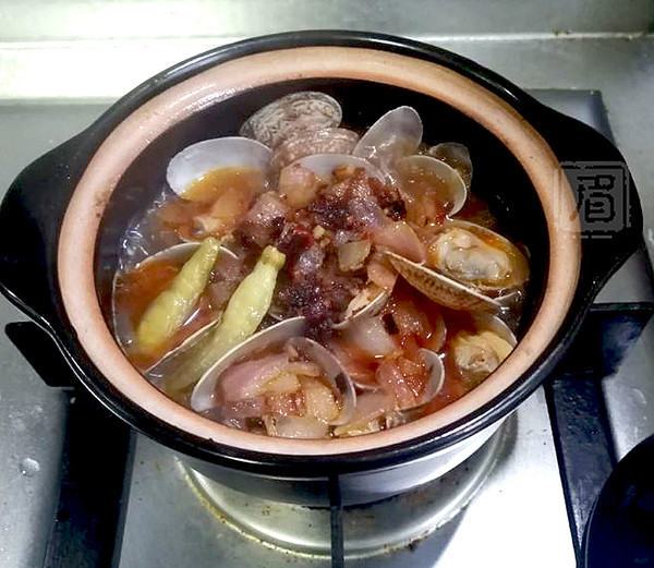 Flower Clam Vermicelli in Clay Pot recipe