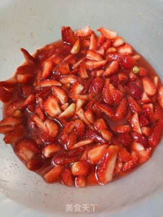 Wolfberry Strawberry Jam recipe