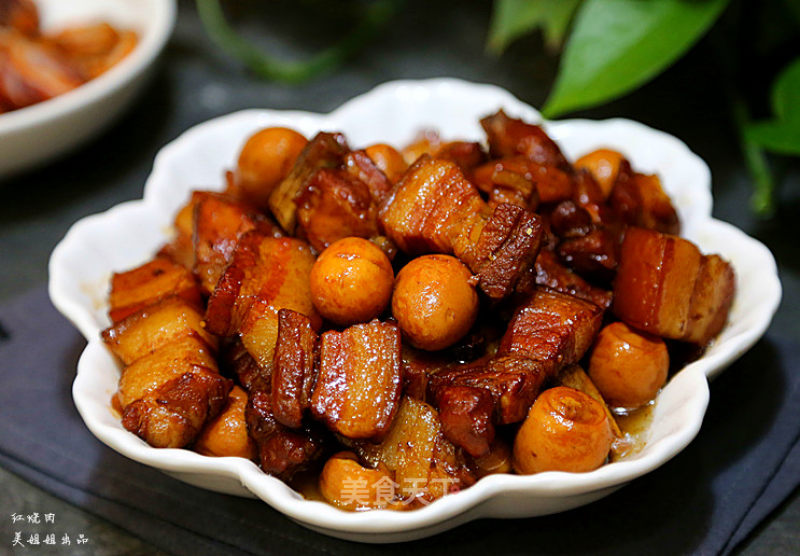 Braised Pork with Quail Eggs recipe