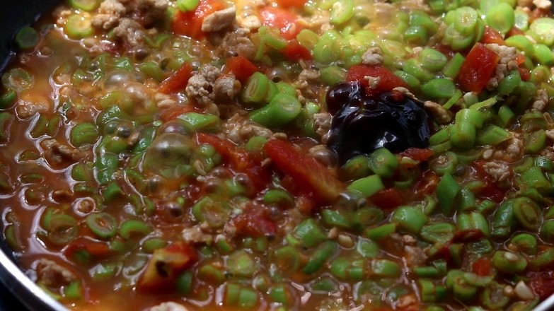 Rice Topped with Minced Meat and Tomato Sauce recipe