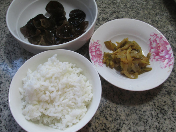 Fried Rice with Black Fungus and Shredded Mustard recipe