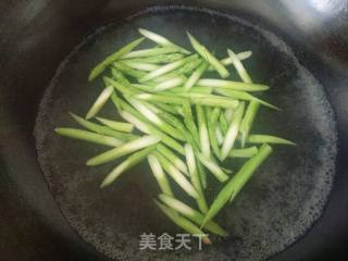 Stir-fried Asparagus with Spiced Dried Tofu recipe
