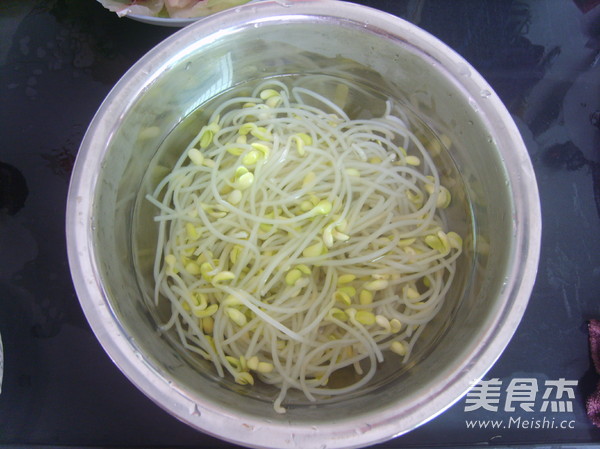 Cucumber with Bean Sprouts recipe