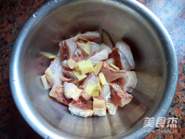 Steamed Chicken with Lotus Leaf recipe