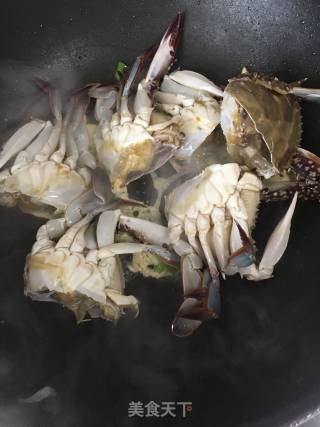 Fried Sea Crab with Ginger and Spring Onion recipe