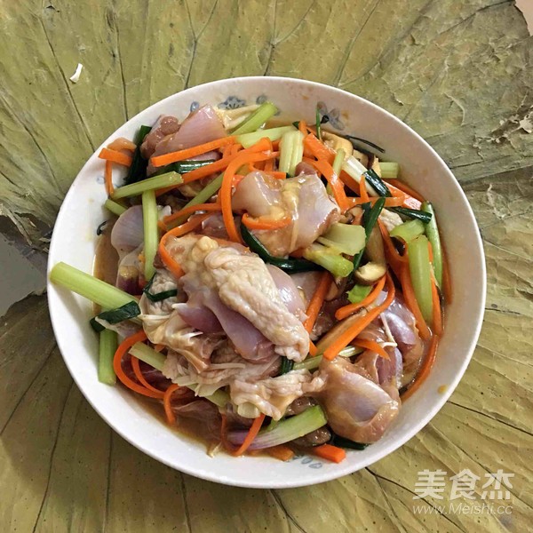 Steamed Chicken with Lotus Leaf recipe