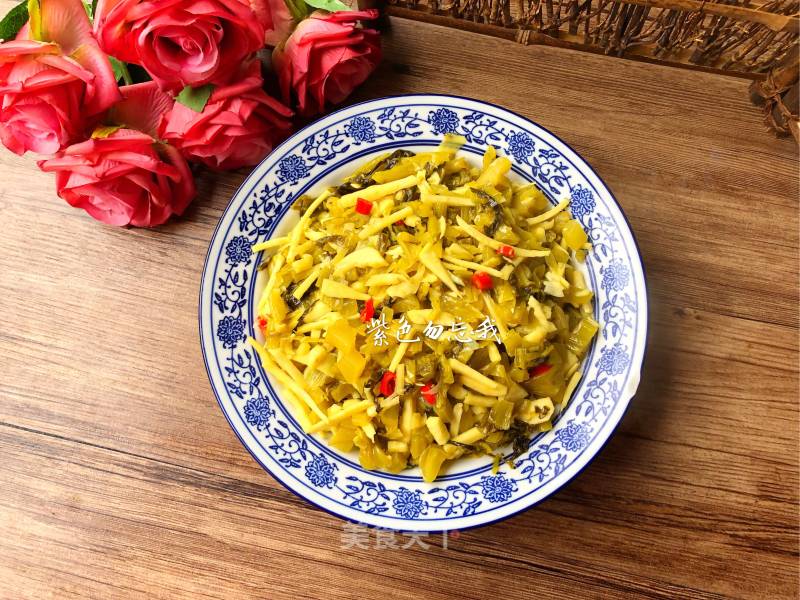 Stir-fried Sauerkraut with Winter Bamboo Shoots recipe
