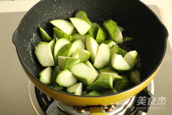 Loofah Seafood Tofu Pot recipe