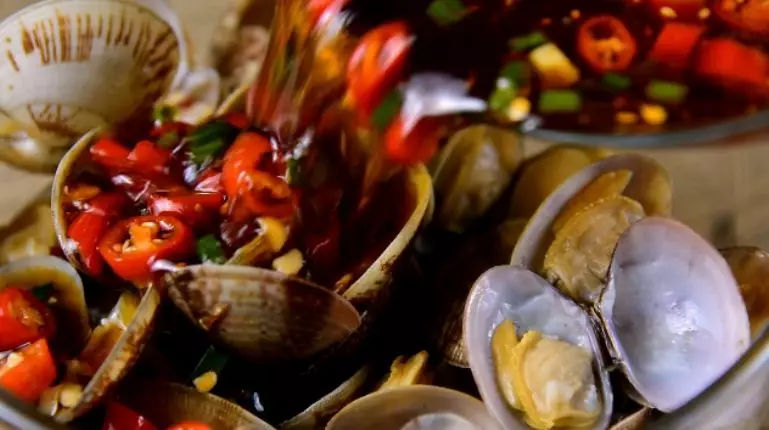 Clams with Salad recipe