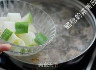 A Refreshing, Nutritious and Calcium-supplementing Soup for The Majority of College Entrance Examination Candidates-[skinned Winter Melon Spare Ribs Soup] recipe