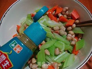 Refreshing Small Cold Dish------[cold Peanut and Celery] recipe