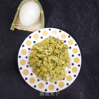 Scrambled Eggs with Spring Buds recipe