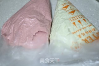 Two-color Blueberry Jam Cake Roll recipe